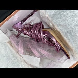 Lace up heels in Lilac Metallic